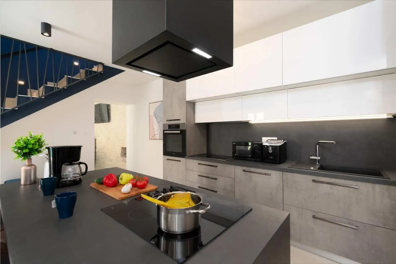 Kringa Villa Simone - Designer - Modern & Heritage Mix - Enclosed - Office