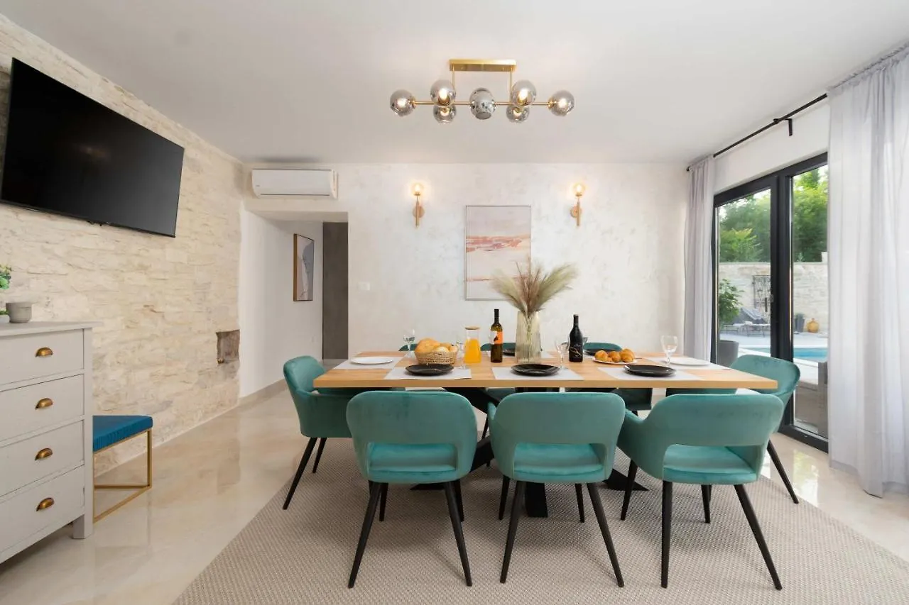 Kringa Villa Simone - Designer - Modern & Heritage Mix - Enclosed - Office 0*,  קרואטיה
