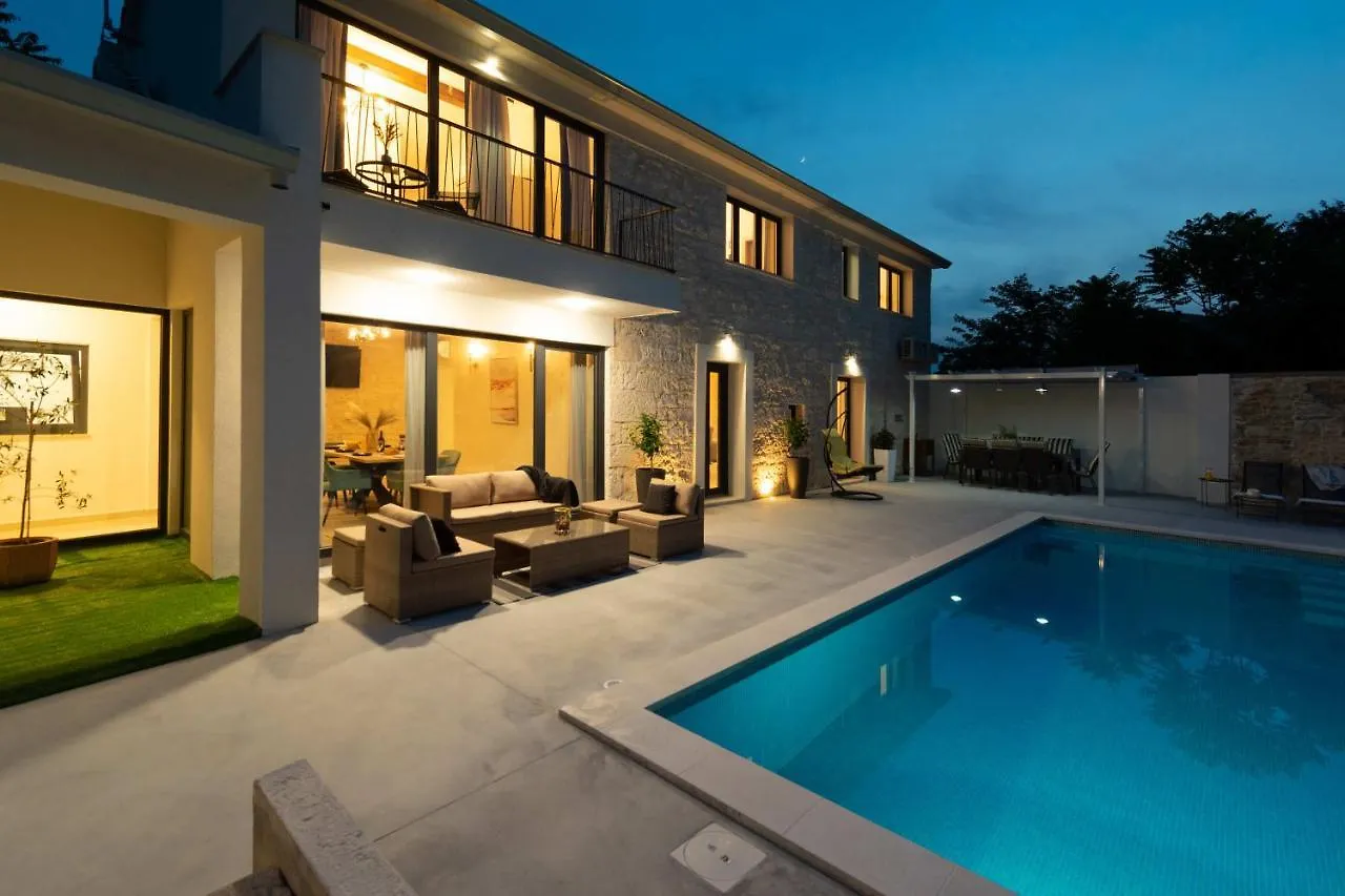 Kringa Villa Simone - Designer - Modern & Heritage Mix - Enclosed - Office