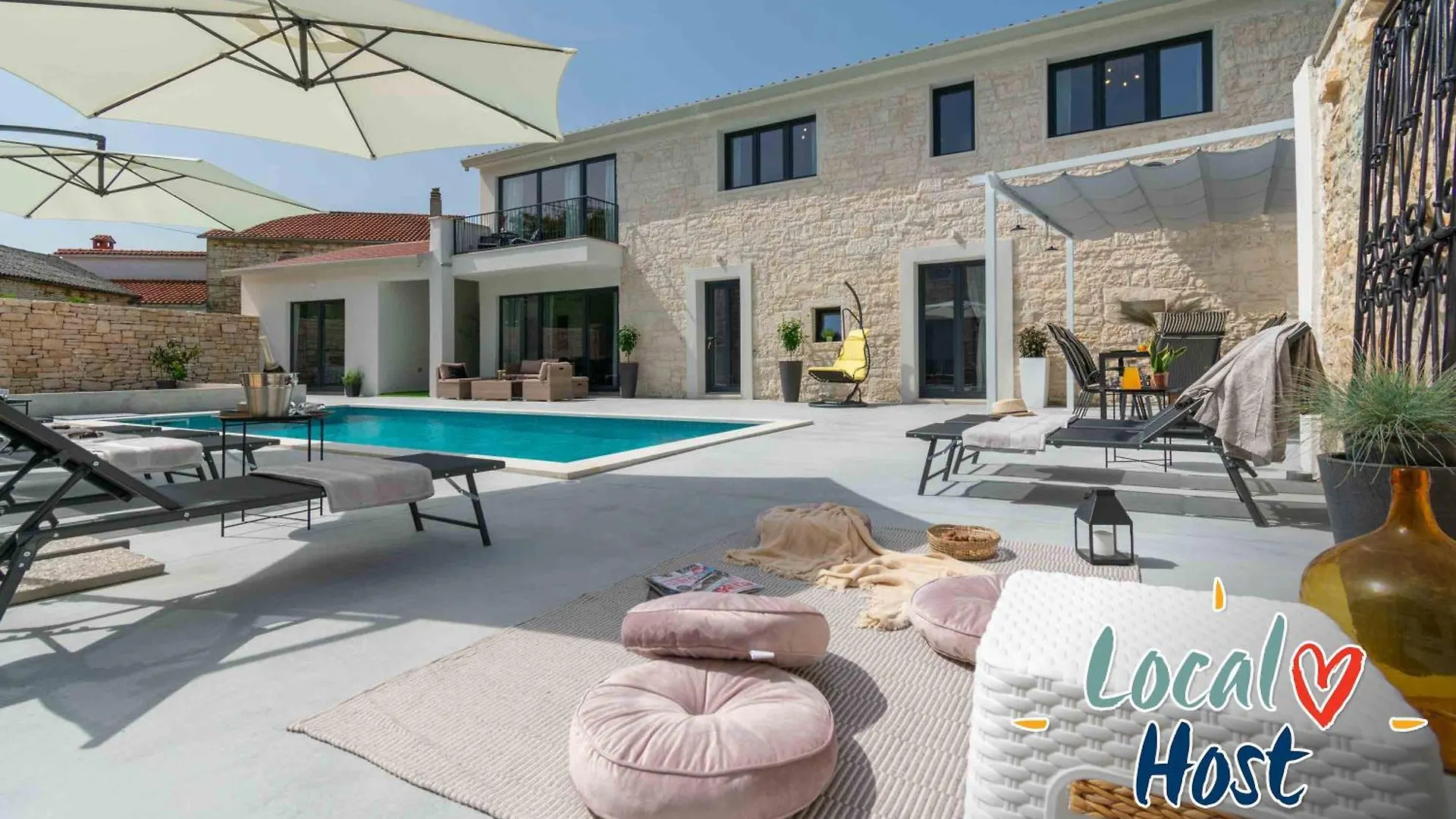 Kringa Villa Simone - Designer - Modern & Heritage Mix - Enclosed - Office